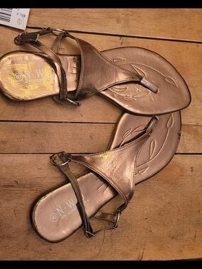 🥳2/$15🥳 NWD  Metallic Bronze Women's Toe-Post Sandals
